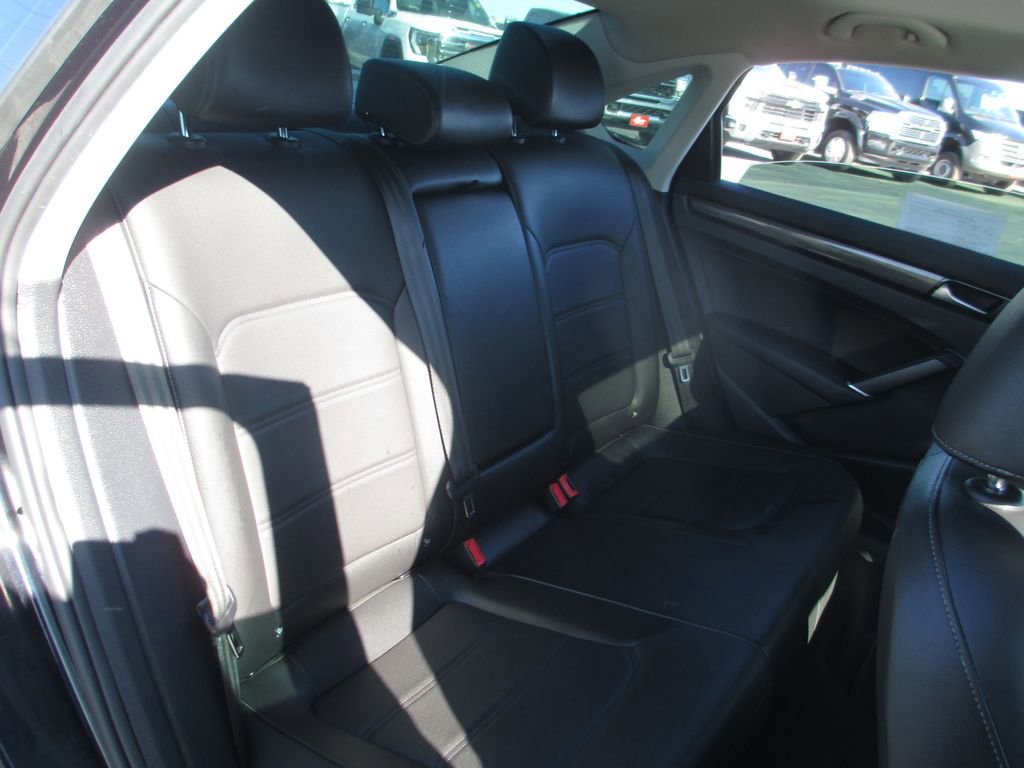 Used 2020 Volkswagen Passat 2.0T R-Line FWD image 20