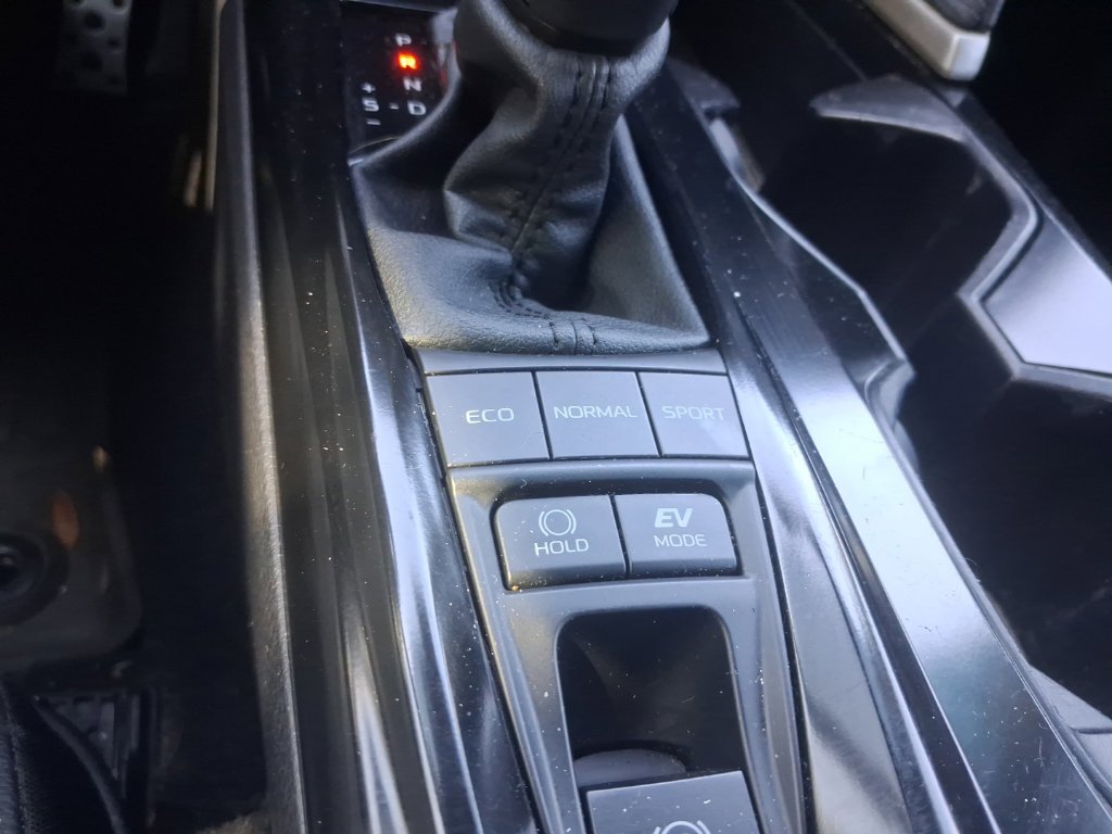 Used 2025 Toyota Camry SE w/ Convenience Package FWD image 29