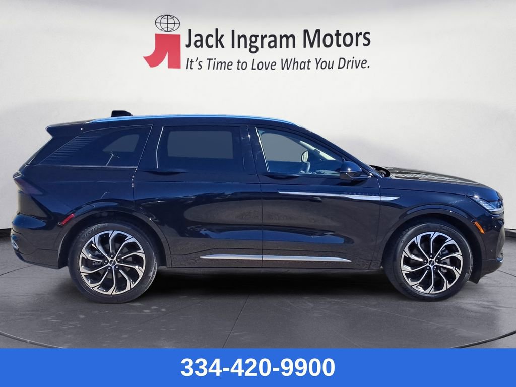 Used 2024 Lincoln Nautilus Reserve w/ Equipment Group 202A image 6