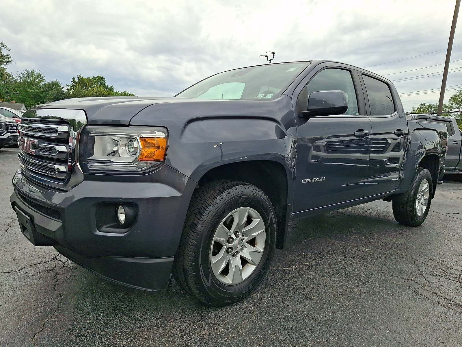 Used 2017 GMC Canyon SLE w/ SLE Convenience Package AWD/4WD image 3