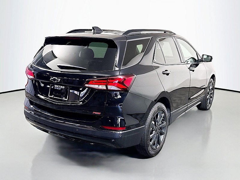 Used 2023 Chevrolet Equinox RS w/ LPO, Floor Liner Package AWD/4WD image 7