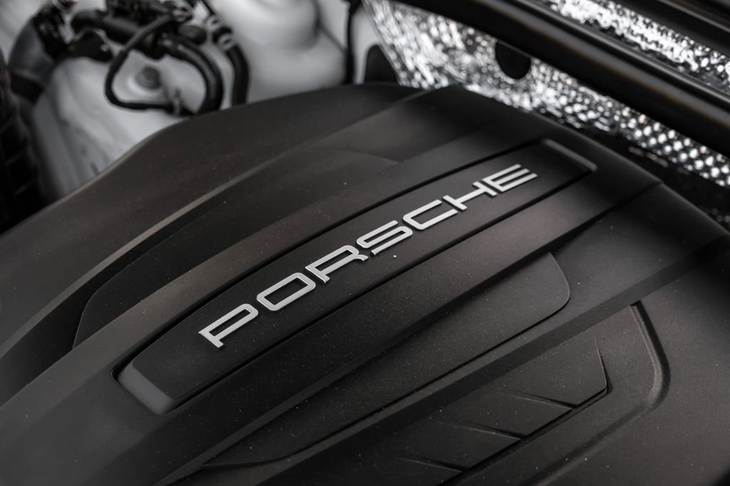 Used 2020 Porsche Macan image 57