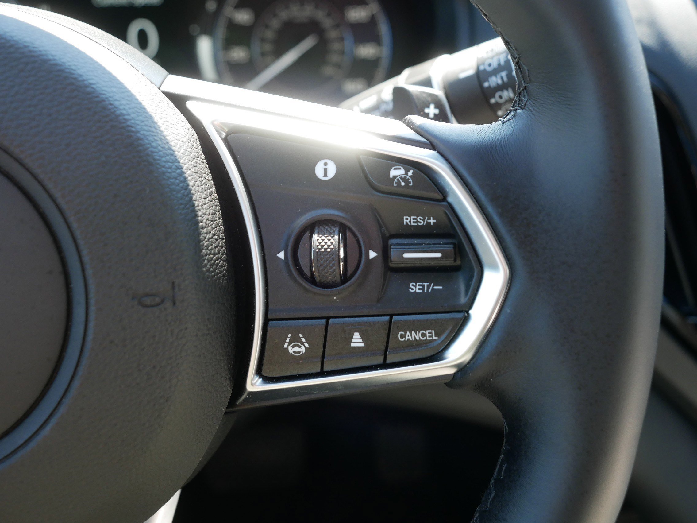 Used 2025 Acura RDX SH-AWD w/ Advance Package image 30