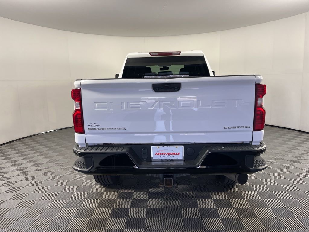 Used 2022 Chevrolet Silverado 2500 Custom w/ Custom Value Package image 8