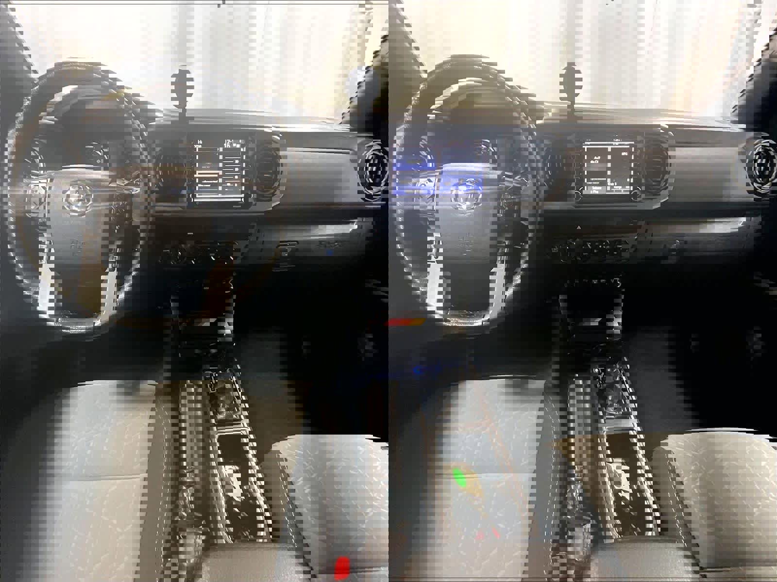 Used 2022 Toyota Tacoma TRD Off-Road image 21