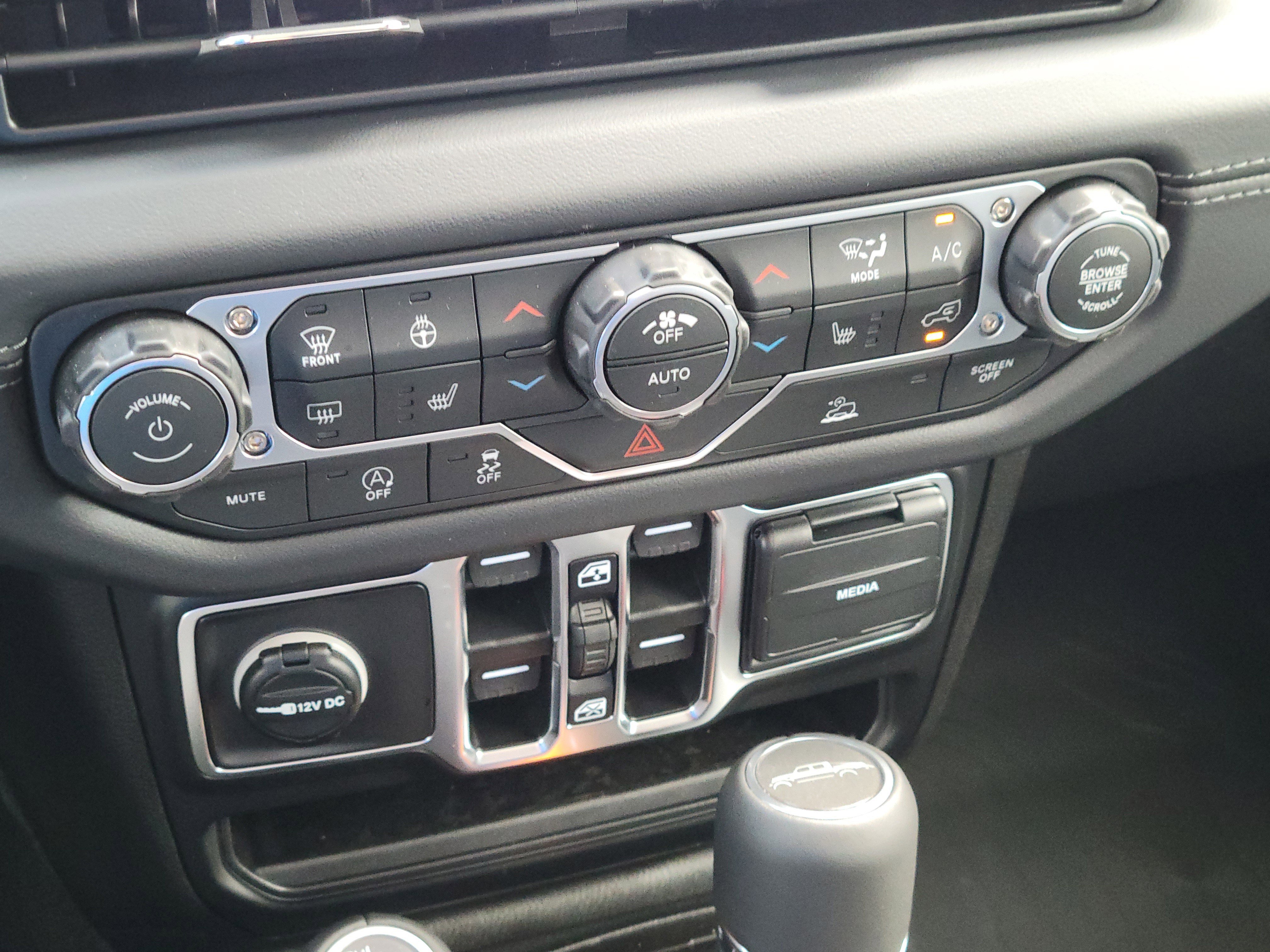 New 2025 Jeep Gladiator Sport AWD/4WD image 19
