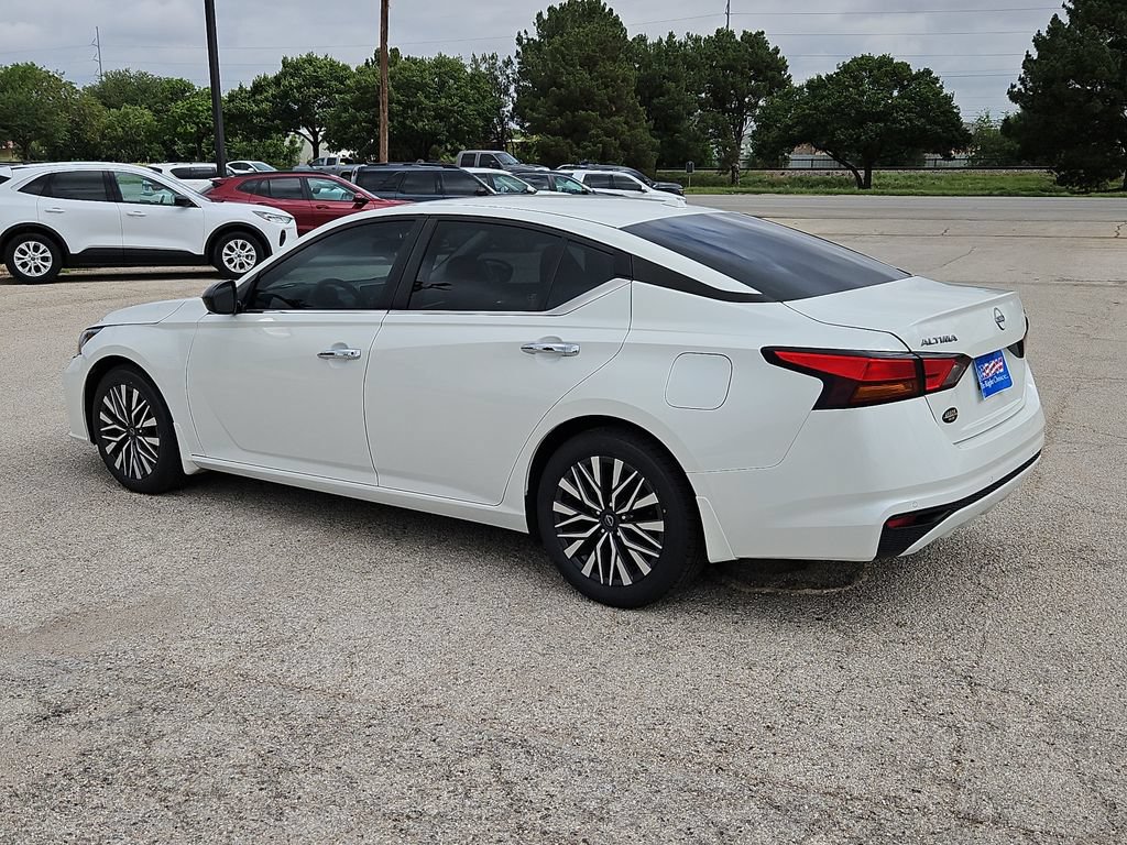 Used 2024 Nissan Altima 2.5 SV FWD image 7
