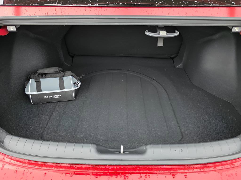 Used 2024 Hyundai Elantra SE image 14