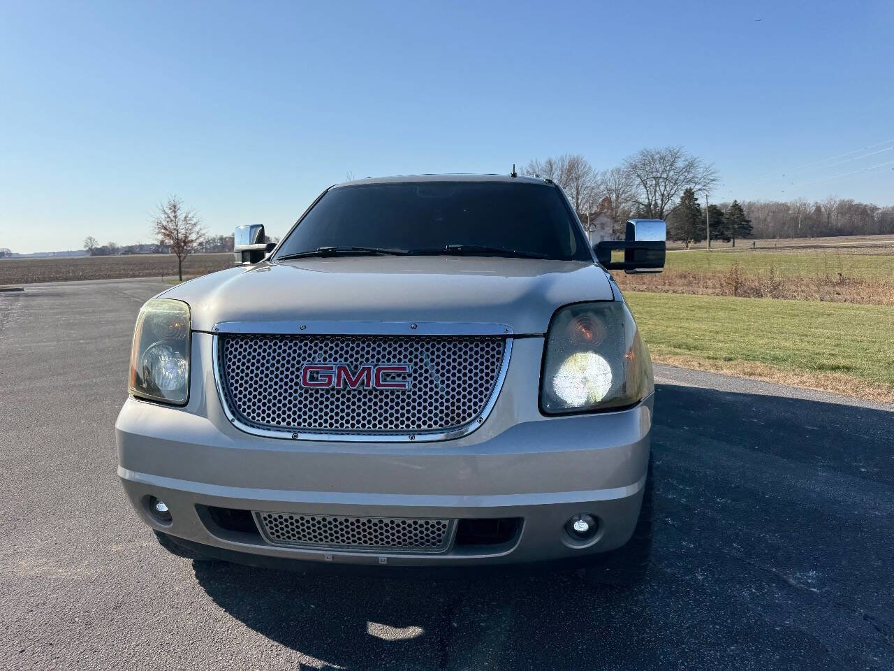 Used 2007 GMC Yukon XL Denali image 2