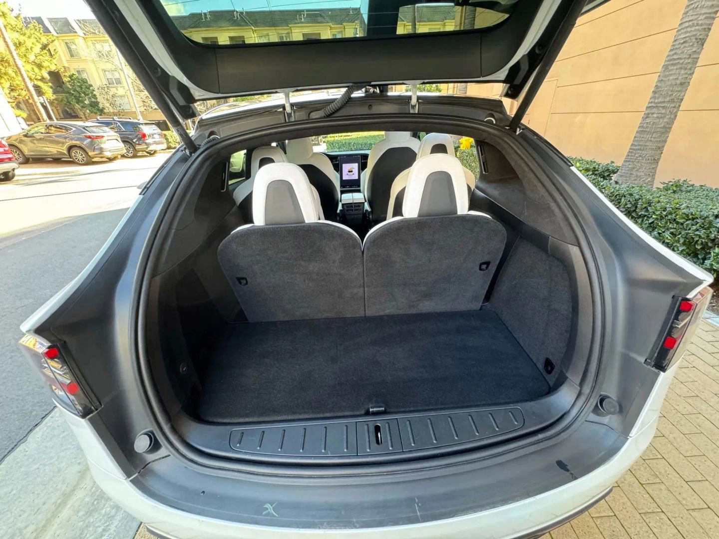 Used 2020 Tesla Model X Long Range AWD/4WD image 34