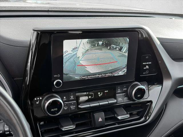 Used 2024 Toyota Highlander XLE image 15