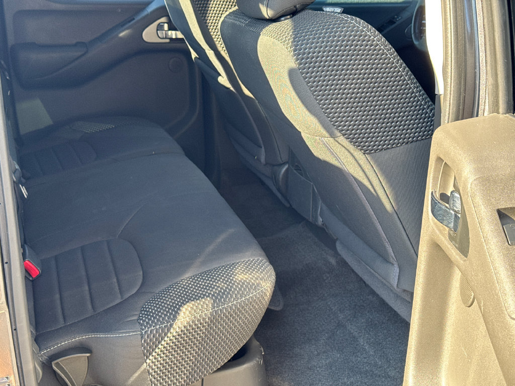 Used 2018 Nissan Frontier PRO-4X AWD/4WD image 18