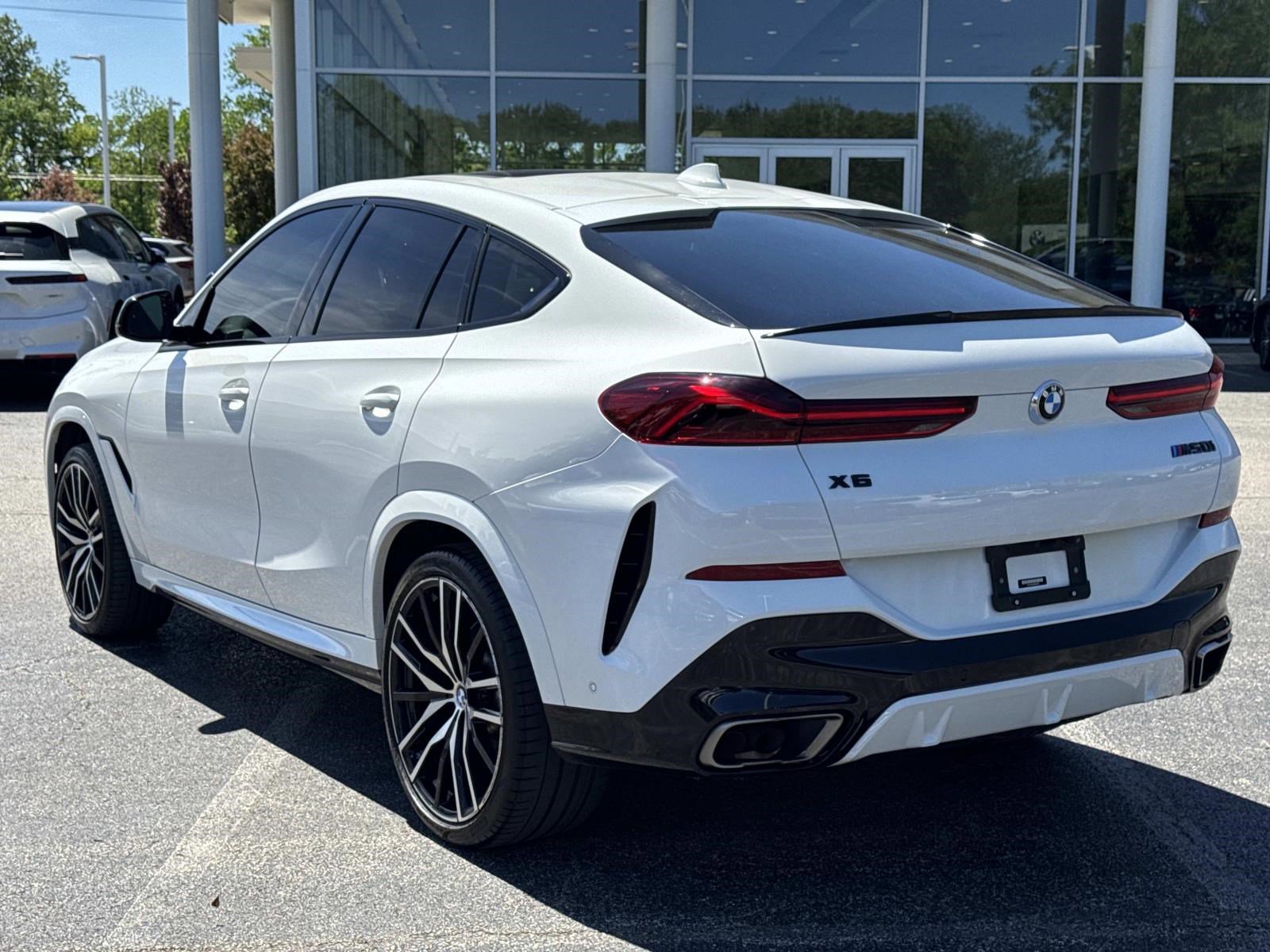 Used 2022 BMW X6 M50i w/ Premium Package AWD/4WD image 7