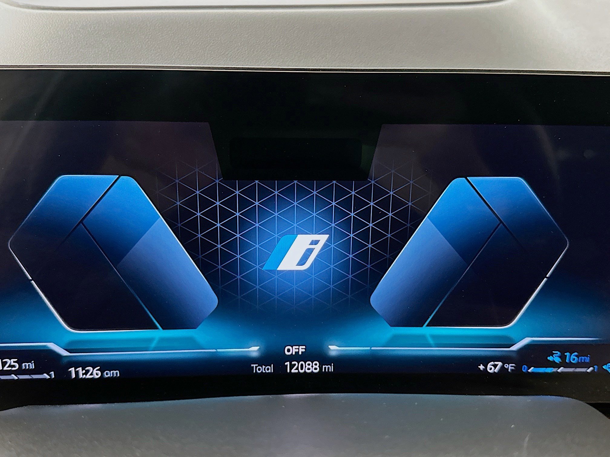 Used 2024 BMW X5 xDrive50e w/ Executive Package image 9