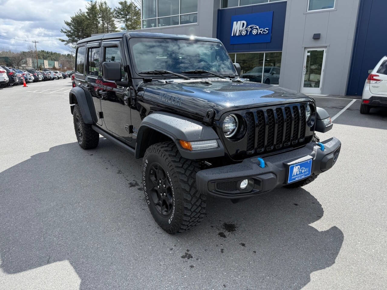 Used 2023 Jeep Wrangler Unlimited w/ Cold Weather Group AWD/4WD image 6