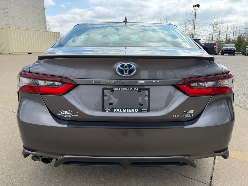 Used 2022 Toyota Camry SE image 4