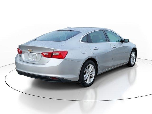Used 2017 Chevrolet Malibu LT image 4