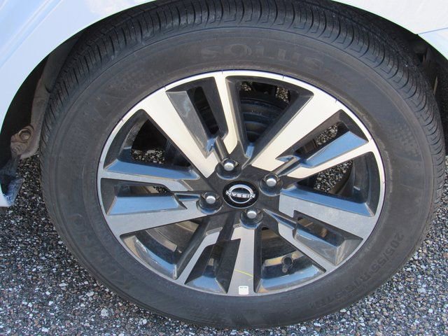 New 2025 Nissan Versa SV w/ Trunk Package FWD image 7