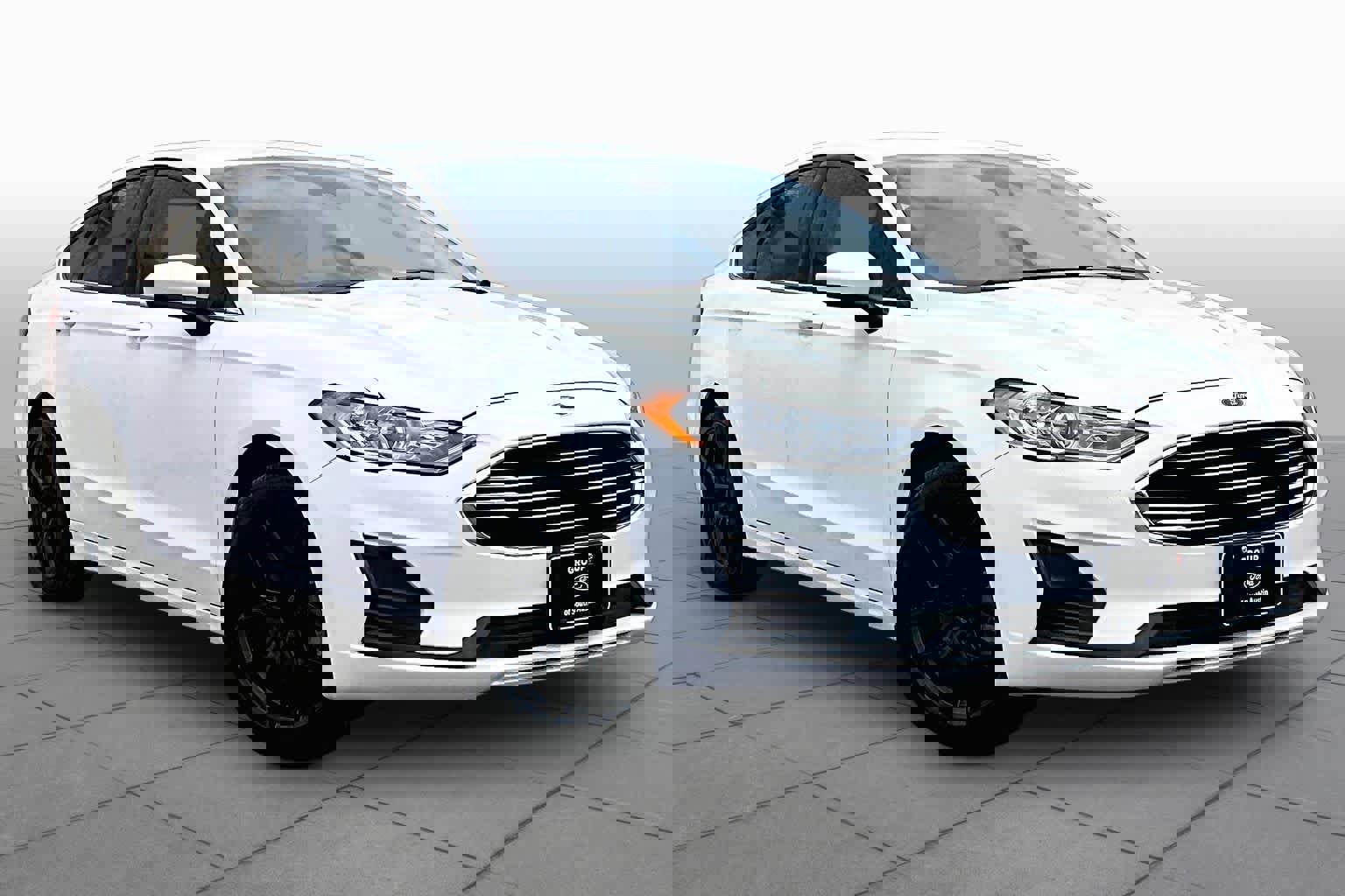 Used 2020 Ford Fusion SE image 3