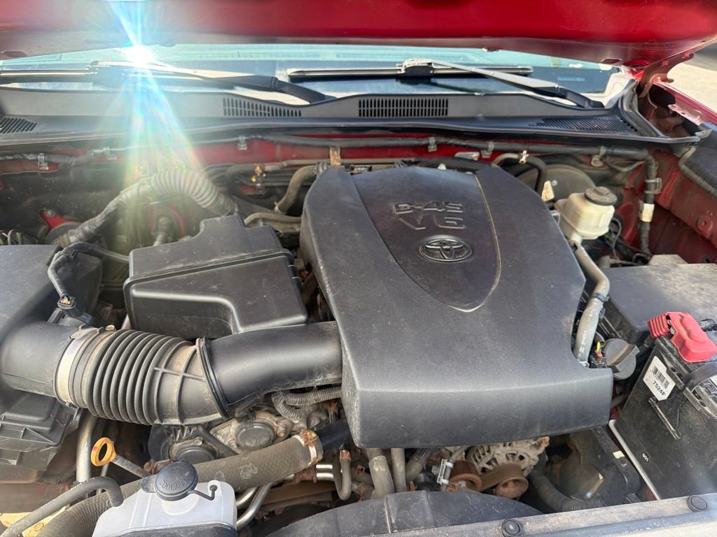 Used 2018 Toyota Tacoma SR5 AWD/4WD image 26