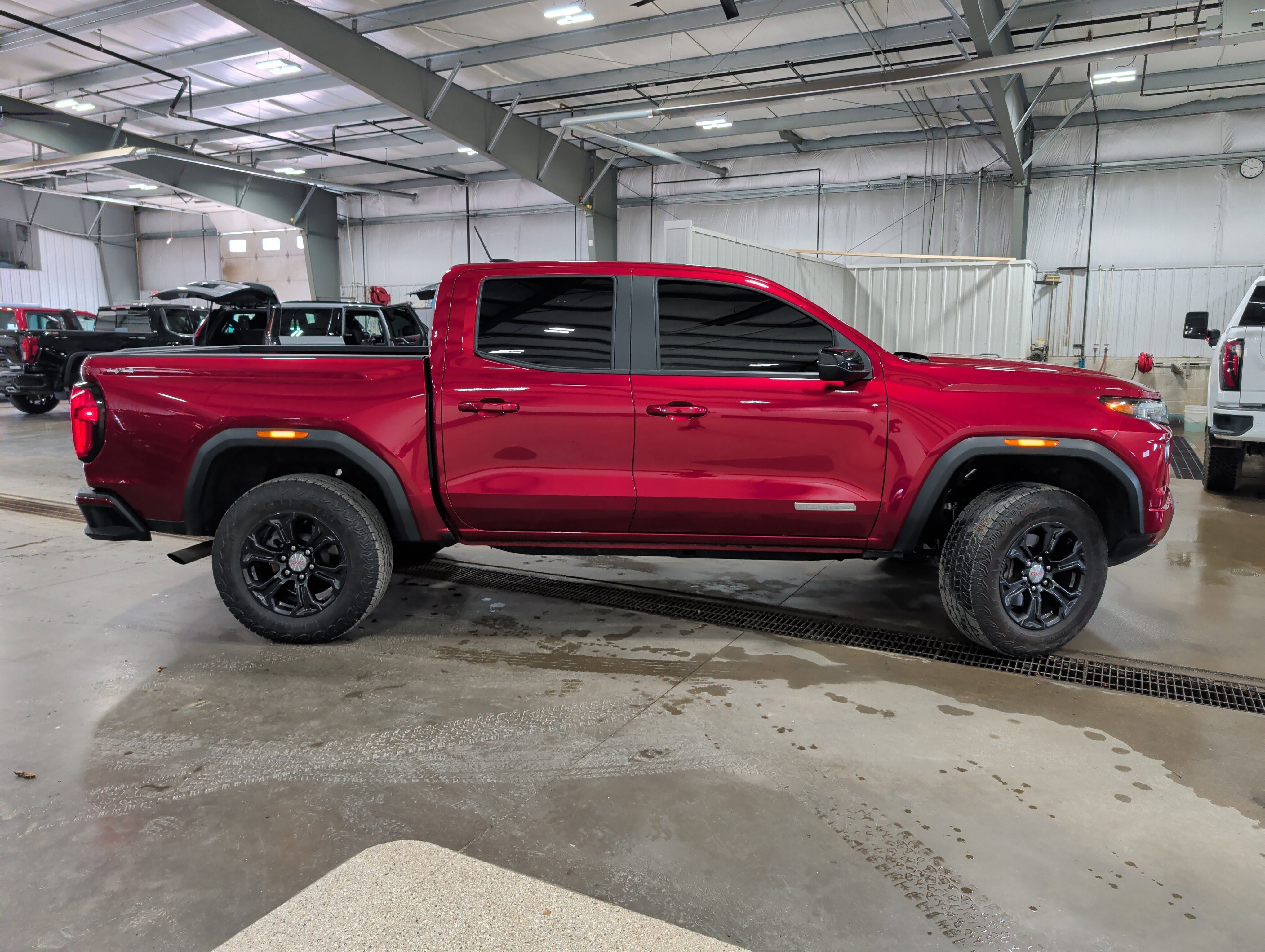 Used 2024 GMC Canyon Elevation w/ Elevation Premium Package image 2