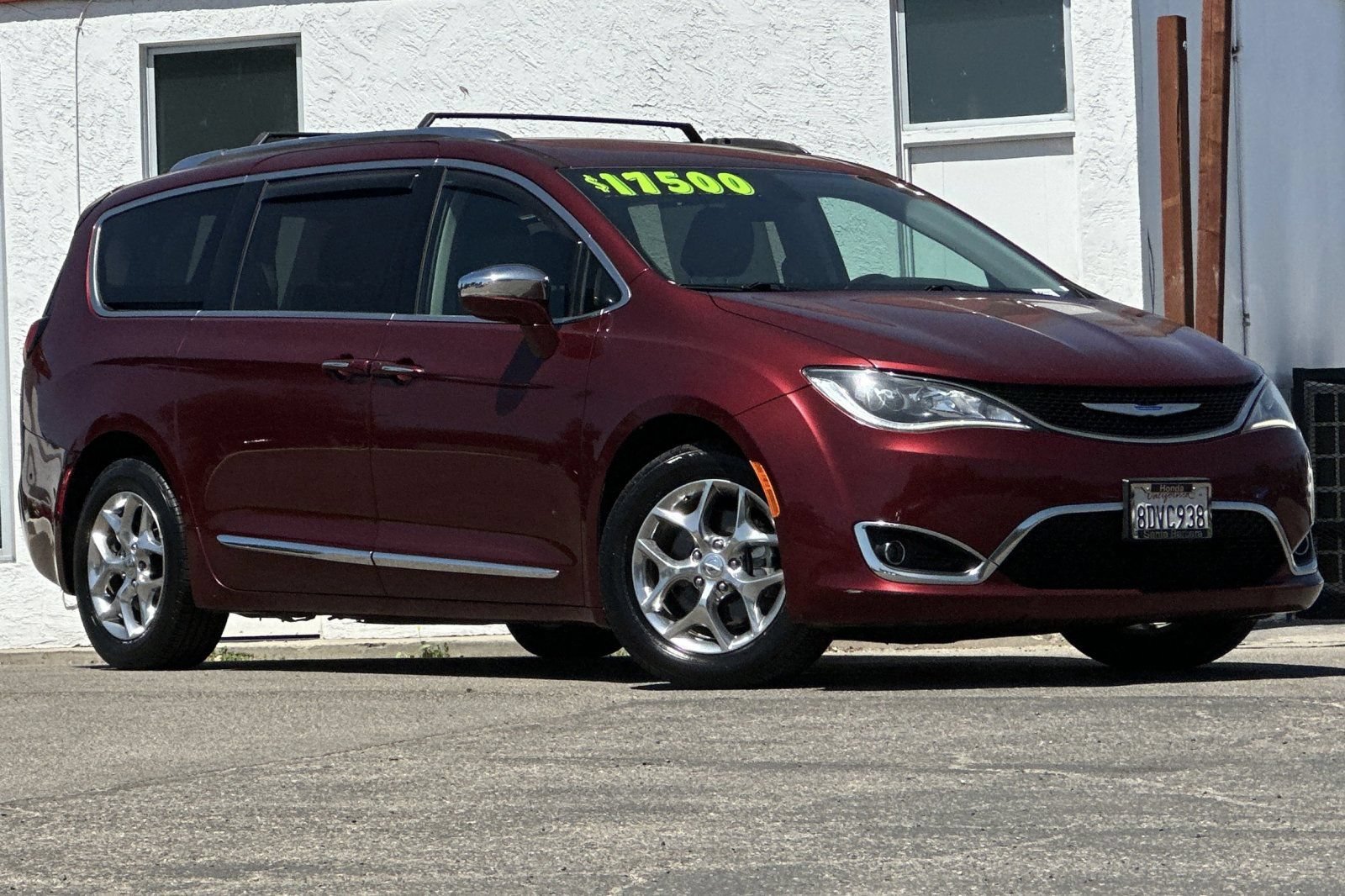 Used 2018 Chrysler Pacifica Limited FWD image 2