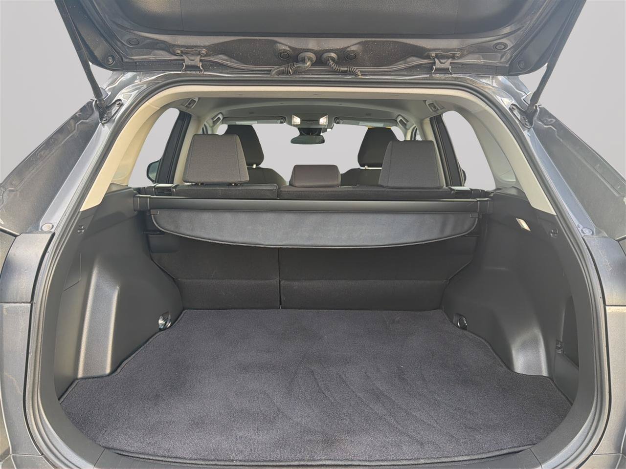 Used 2025 Toyota RAV4 XLE FWD image 29