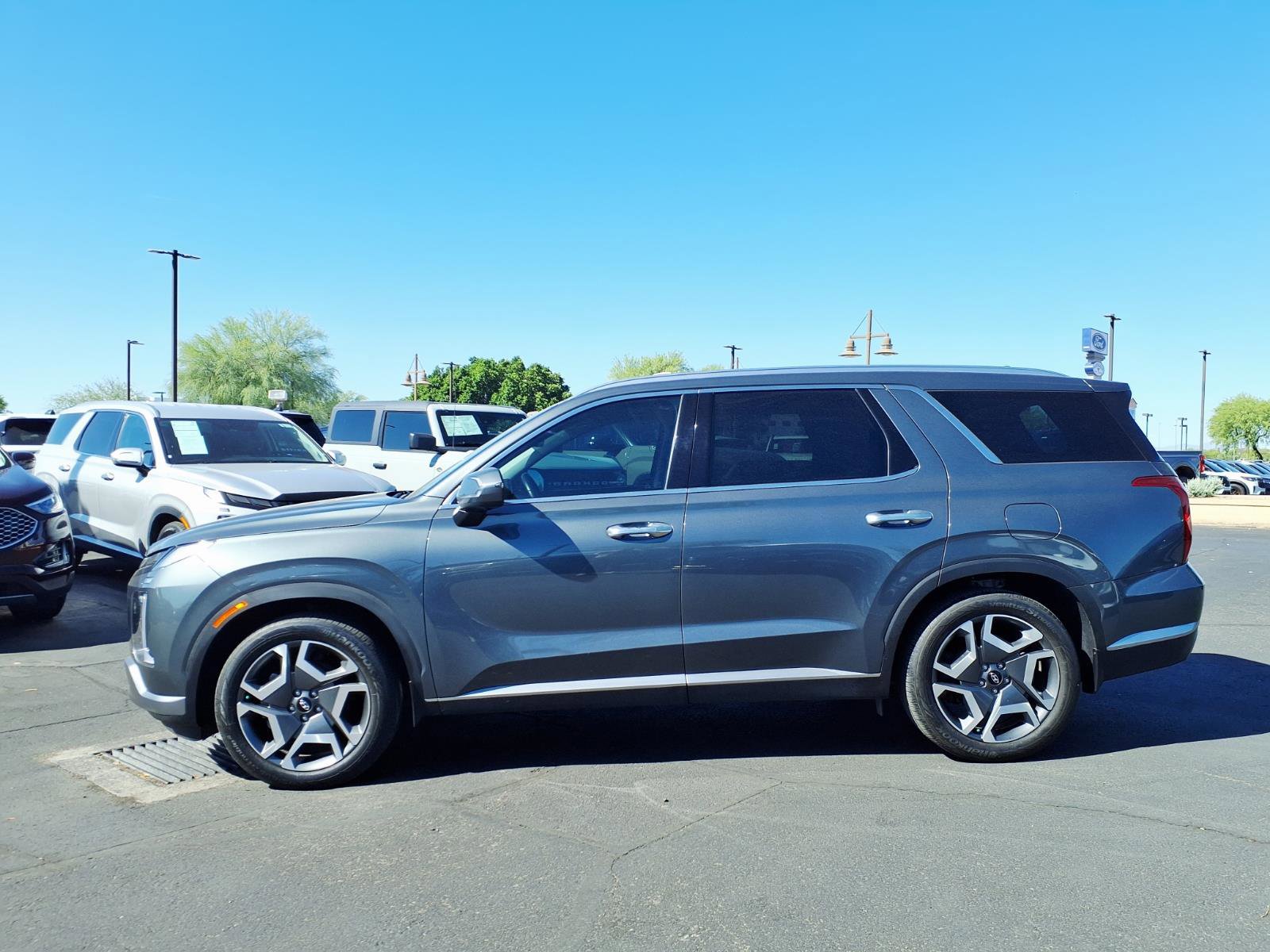 Used 2024 Hyundai Palisade SEL image 3