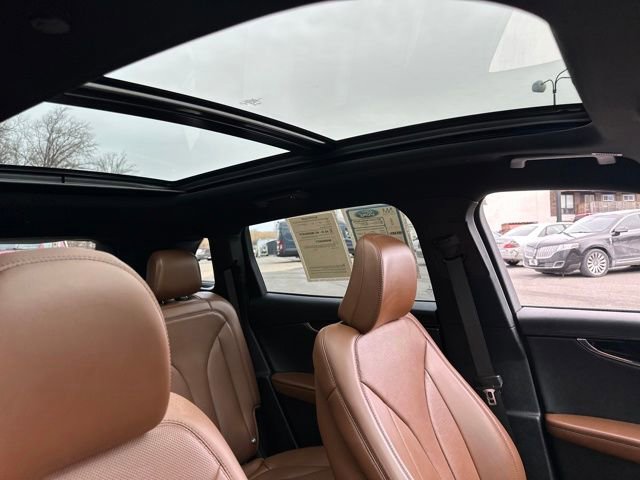 Used 2022 Lincoln Nautilus Reserve image 14