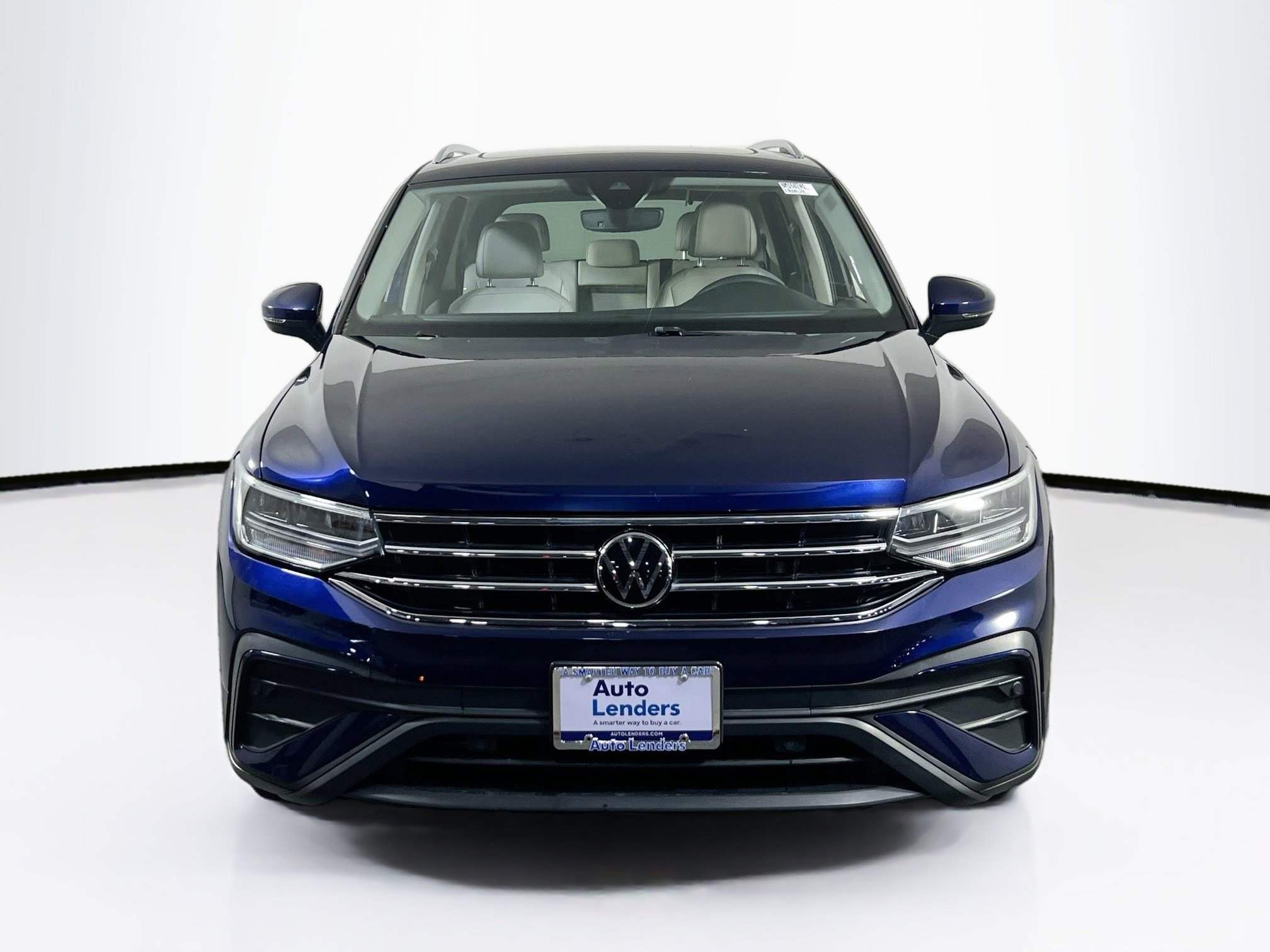 Used 2022 Volkswagen Tiguan SE AWD/4WD image 2