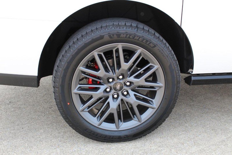 New 2025 Ford Expedition Max Platinum image 10