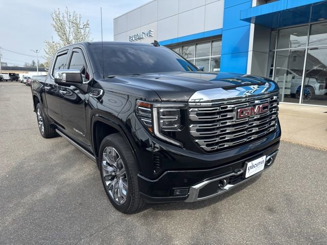 Used 2023 GMC Sierra 1500 Denali w/ Denali Reserve Package AWD/4WD image 4