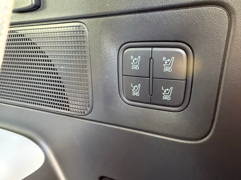 Certified 2026 Hyundai Ioniq 9 Limited w/ Tow & Go Package image 11