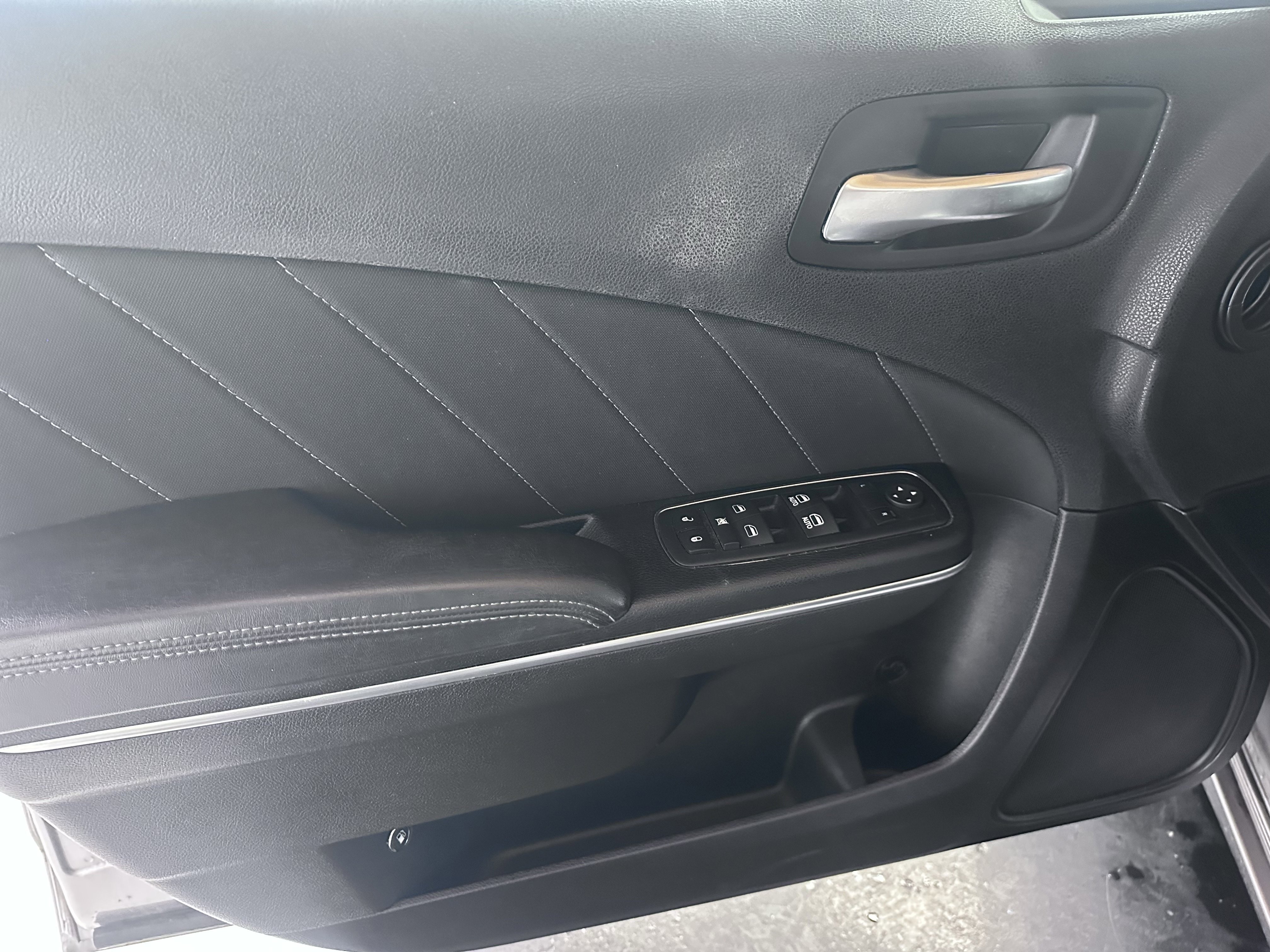 Used 2016 Dodge Charger R/T RWD image 42