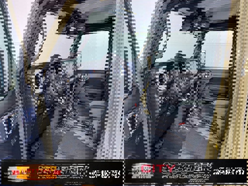 New 2025 Jeep Gladiator Sport image 12