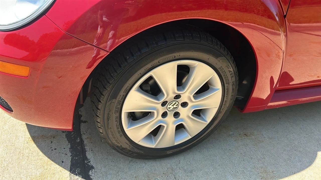 Used 2008 Volkswagen Beetle S FWD image 16