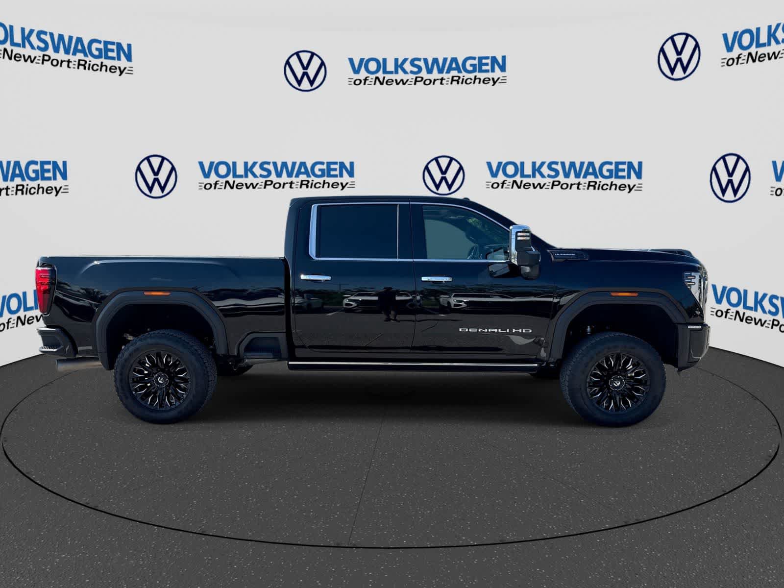 Used 2024 GMC Sierra 3500 Denali Ultimate AWD/4WD image 15