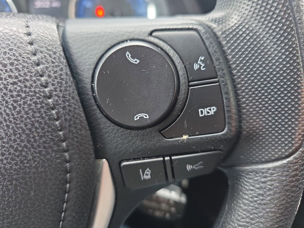 Used 2017 Toyota Corolla LE image 9