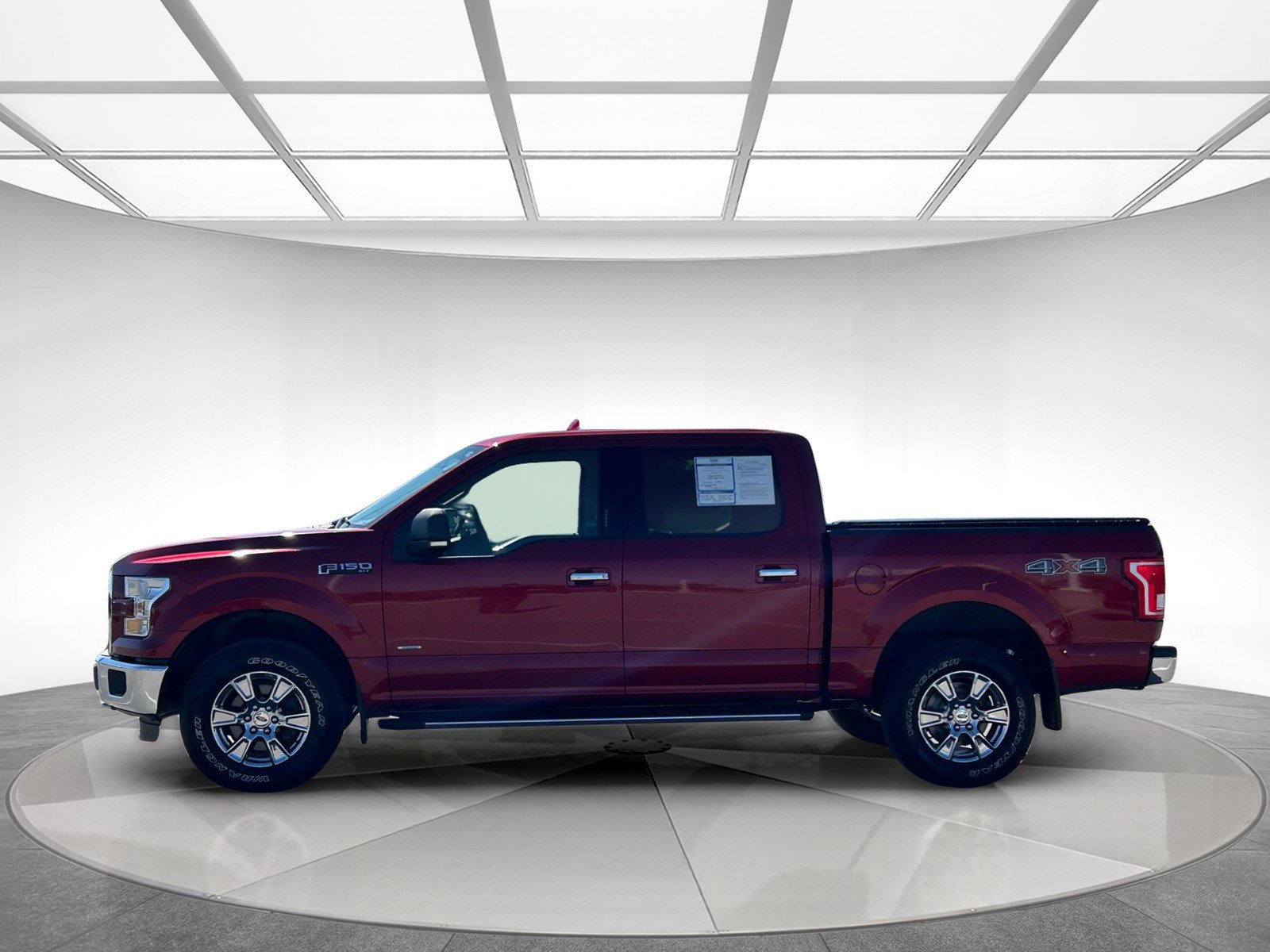 Used 2015 Ford F150 XLT w/ Equipment Group 302A Luxury image 2