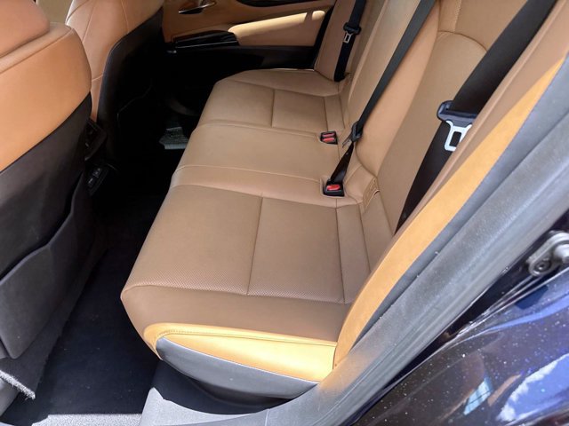 Used 2025 Lexus ES 300h w/ Premium Package FWD image 12