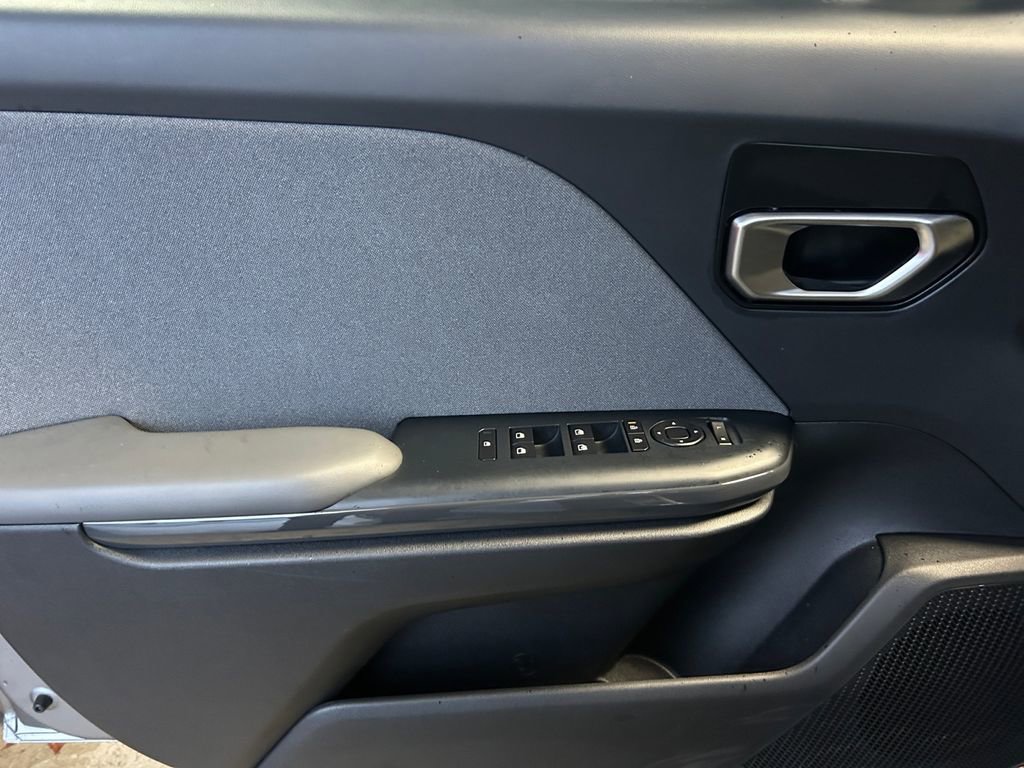 Used 2025 Kia K4 EX image 22