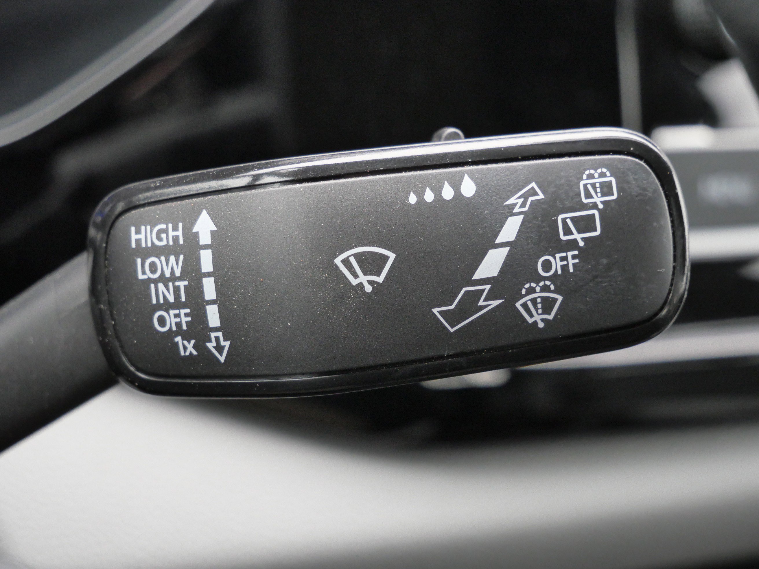 Certified 2022 Volkswagen Taos S image 34