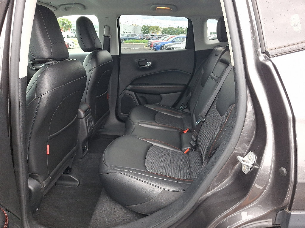 Used 2019 Jeep Compass Trailhawk w/ Cold Weather Group AWD/4WD image 10