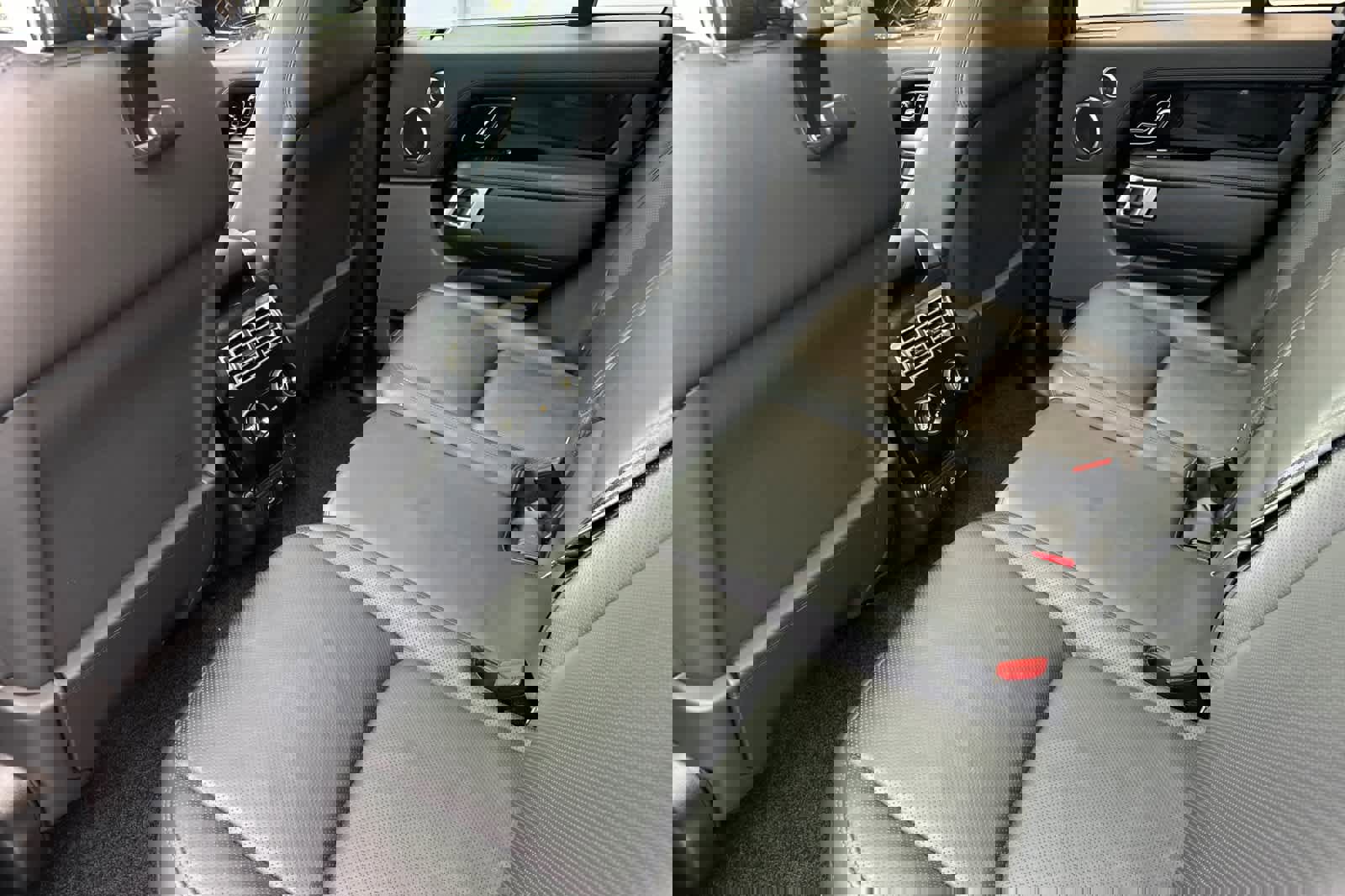 Used 2021 Land Rover Range Rover P525 Westminster Edition image 11