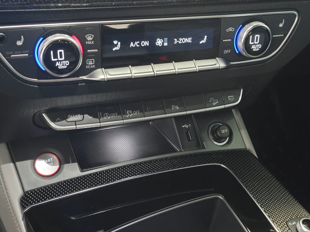 Used 2025 Audi SQ5 Premium Plus w/ Premium Plus Package image 16