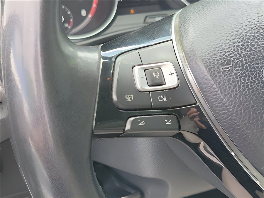 Used 2018 Volkswagen Atlas SEL FWD image 20