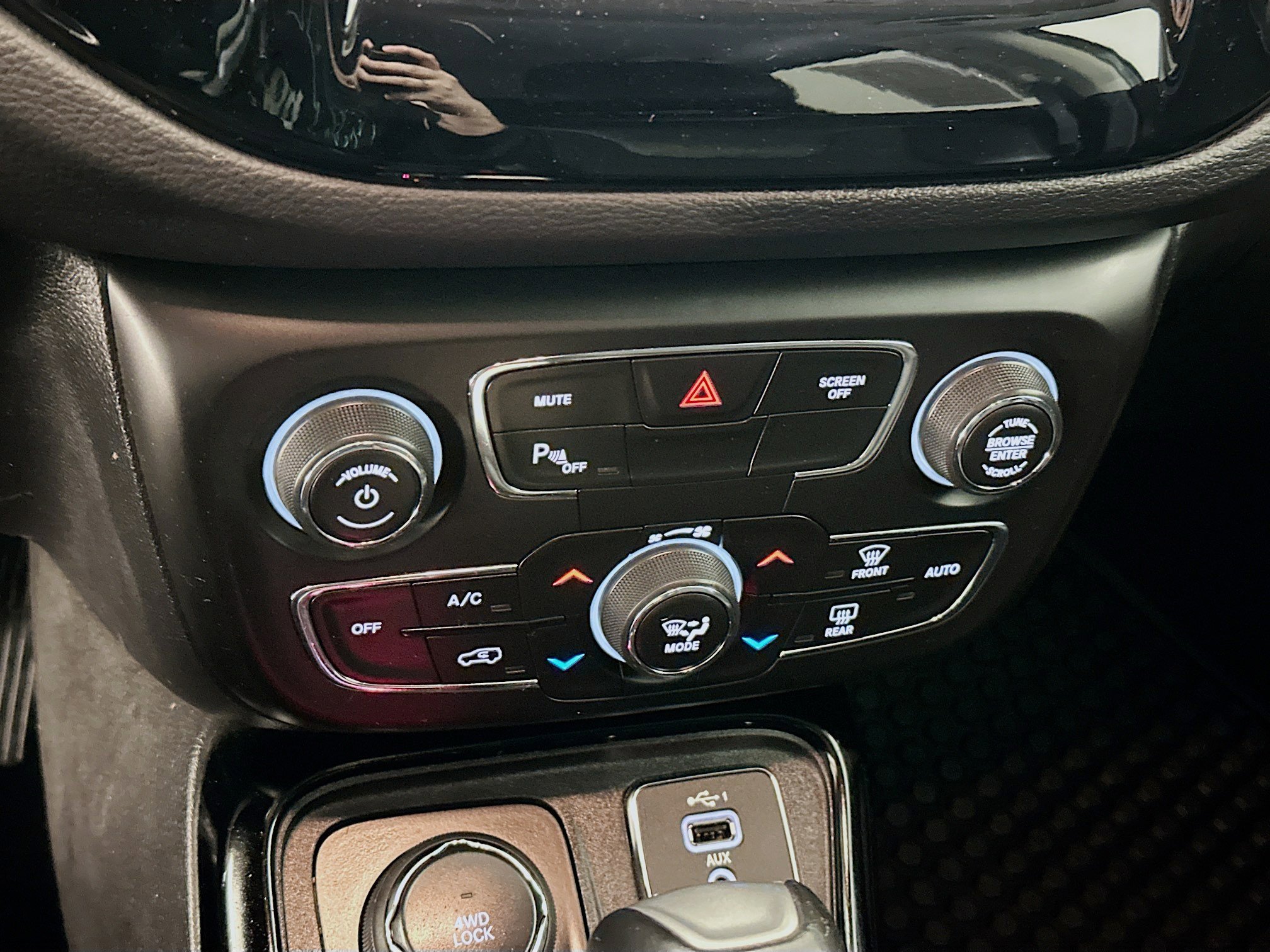 Used 2020 Jeep Compass Latitude image 24