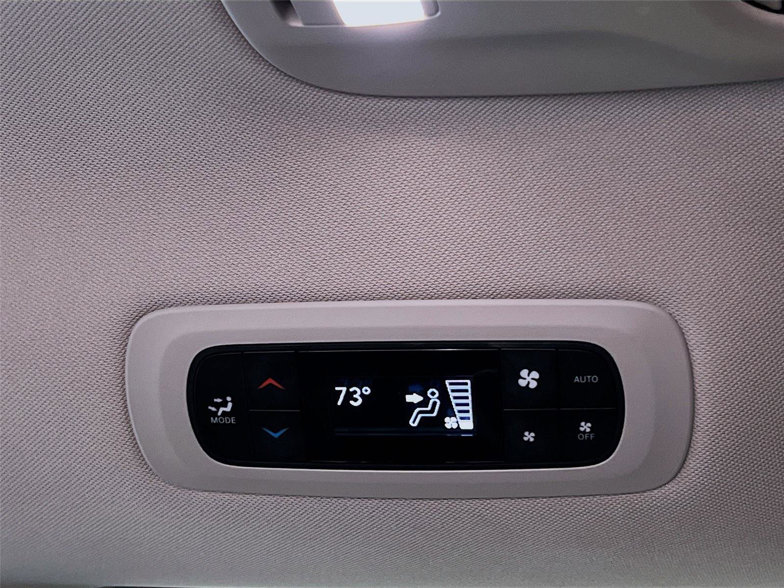 Used 2024 Chrysler Pacifica Touring-L FWD image 24