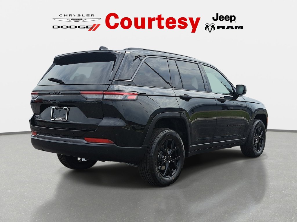 New 2026 Jeep Grand Cherokee Altitude AWD/4WD image 3