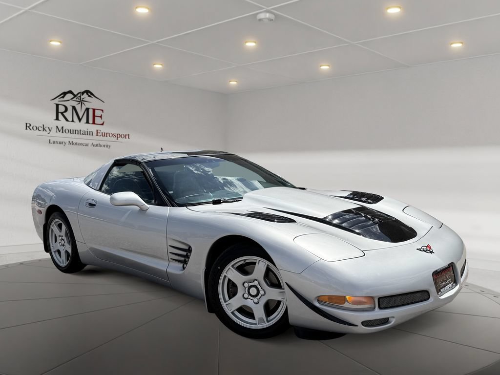 Used 1999 Chevrolet Corvette Coupe RWD image 1
